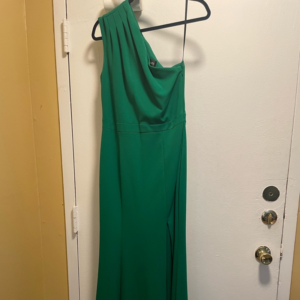 Xscape Women’s One Shoulder Gown